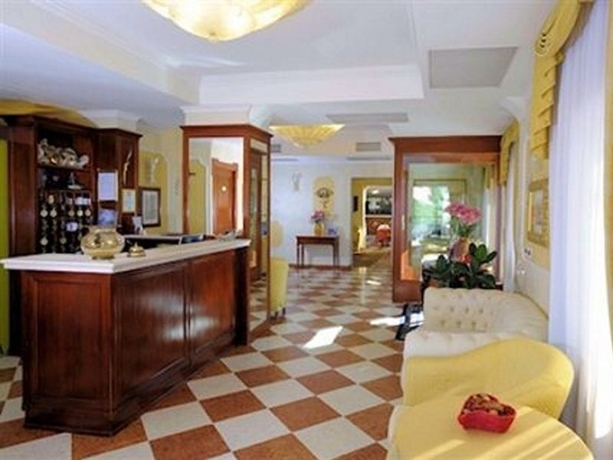 Imagen general del Hotel Russo Palace. Foto 3