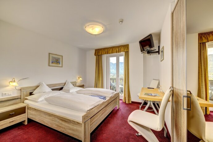 Imagen general del Hotel Ruster Resort, Dorf - Paese. Foto 8