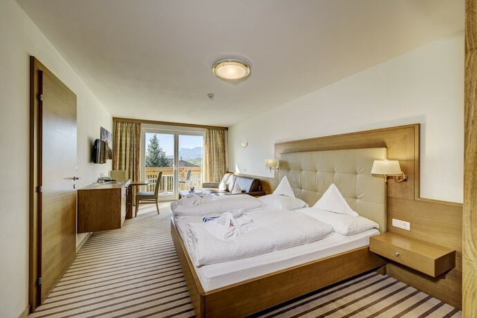 Imagen general del Hotel Ruster Resort, Dorf - Paese. Foto 12