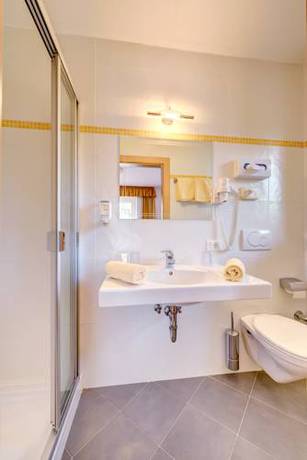 Imagen de la habitación del Hotel Ruster Resort. Foto 8