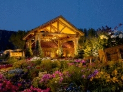 Imagen general del Hotel Rustic Inn Creekside Resort and Spa. Foto 2
