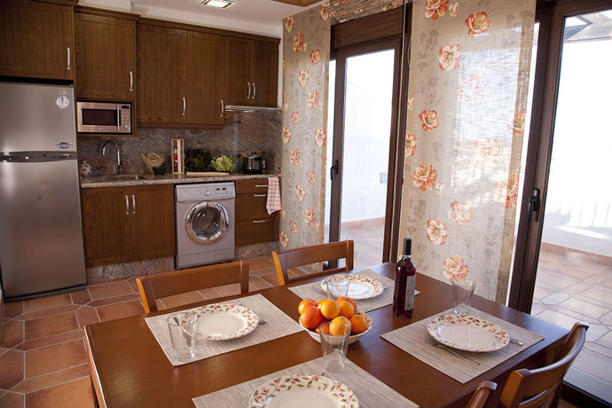 Imagen general del Hotel Rustic Med Castell. Foto 4