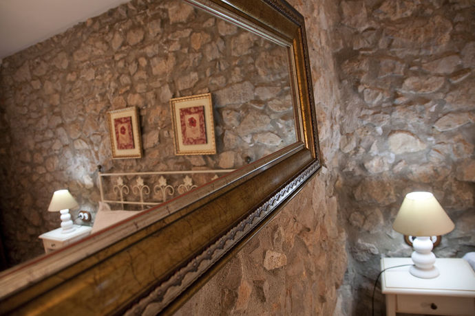 Imagen general del Hotel Rustic Med Castell. Foto 5
