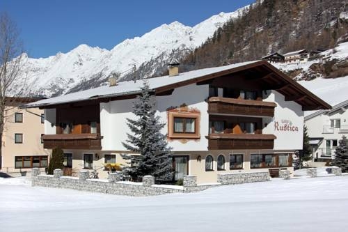 Imagen general del Hotel Rustica Alpine B&B. Foto 2