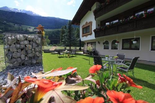 Imagen general del Hotel Rustica Alpine B&B. Foto 6