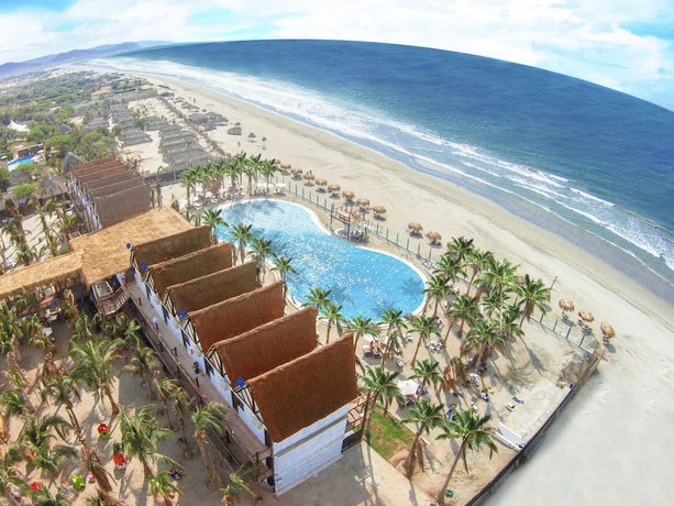 Imagen de los exteriores del Hotel Rustica Vichayito. Foto 10