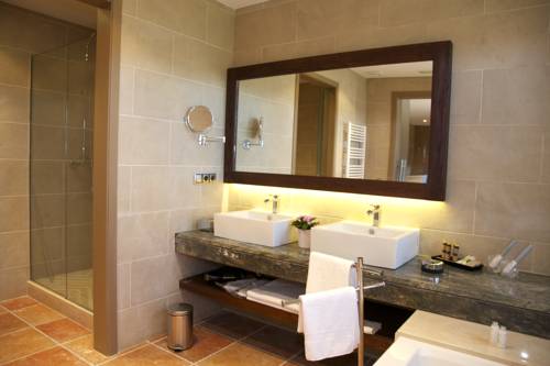 Imagen de la habitación del Hotel Rusticae El Ventós. Foto 5