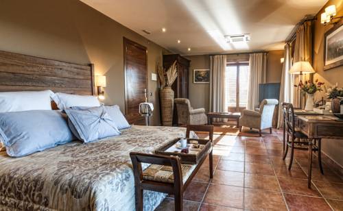 Imagen de la habitación del Hotel Rusticae El Ventós. Foto 15