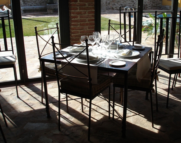 Imagen del bar/restaurante del Hotel Rusticae Rincón De Traspalacio. Foto 3