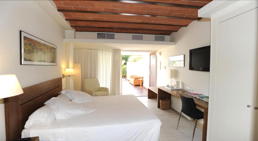 Imagen de la habitación del Hotel Rusticae Tancat De Codorniù. Foto 11