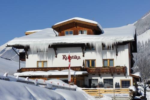 Imagen general del Hotel Rustika. Foto 1