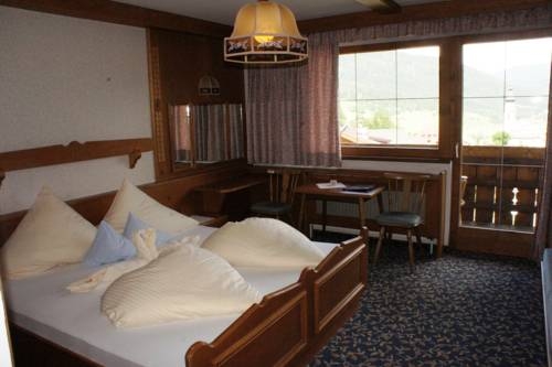 Imagen de la habitación del Hotel Rustika. Foto 34