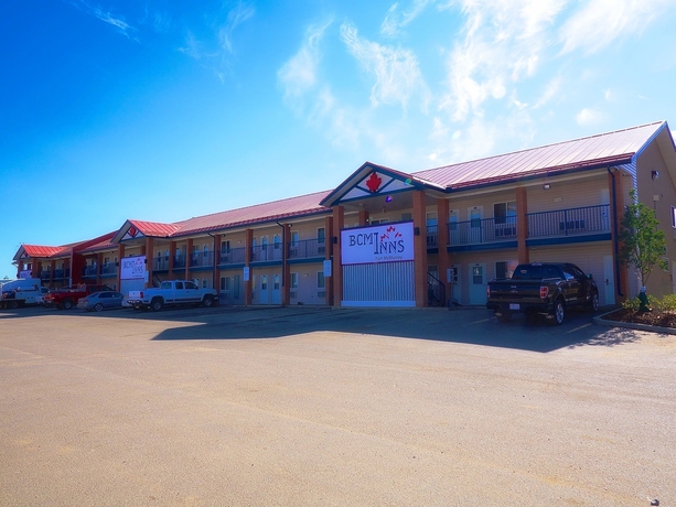 Imagen de los exteriores del Hotel Rusty's Bcminns Fort Mcmurray. Foto 13