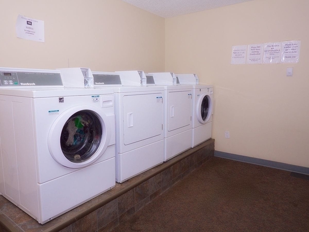 Imagen de los interiores del Hotel Rusty's Bcminns Fort Mcmurray. Foto 15