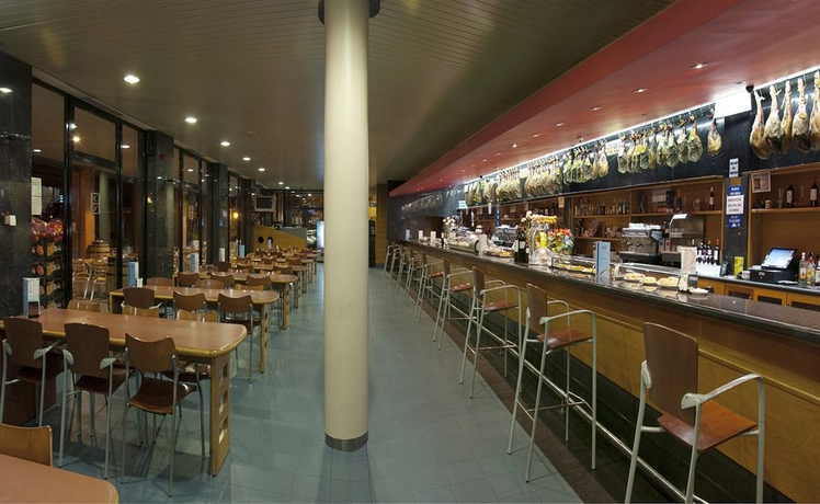 Imagen del bar/restaurante del Hotel Ruta De Europa. Foto 3
