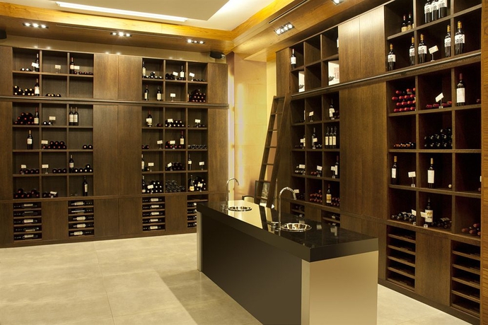 Imagen del bar/restaurante del Hotel Ruta De Europa. Foto 5