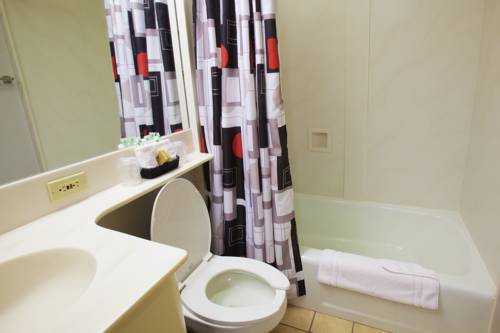 Imagen de la habitación del Hotel Rutgers University Inn And Conference Center, East Brunswick. Foto 3