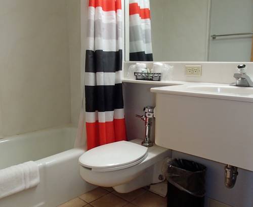 Imagen de la habitación del Hotel Rutgers University Inn And Conference Center, East Brunswick. Foto 5