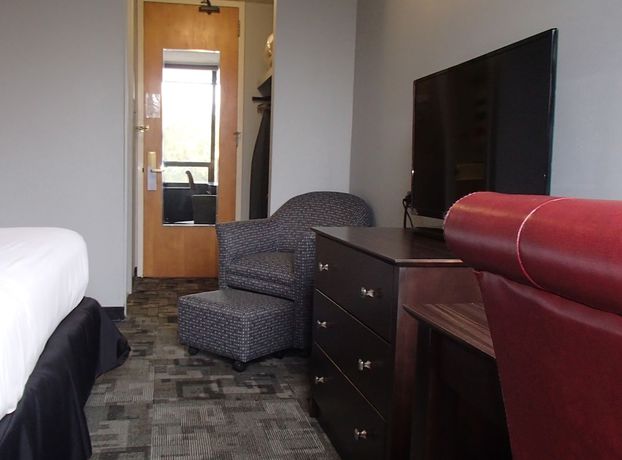Imagen de la habitación del Hotel Rutgers University Inn and Conference Center, East Brunswick. Foto 2