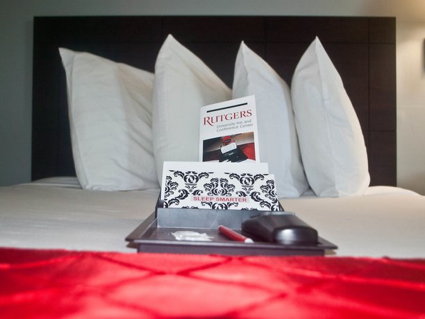 Imagen de la habitación del Hotel Rutgers University Inn and Conference Center, East Brunswick. Foto 4