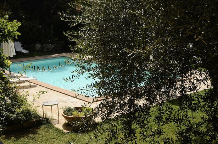 Imagen de la piscina del Hotel Rutiliano Centro Benessere. Foto 18