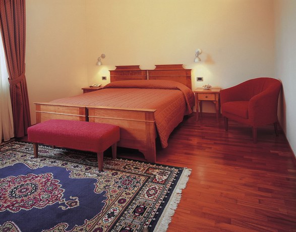 Imagen de la habitación del Hotel Rutiliano Centro Benessere. Foto 6