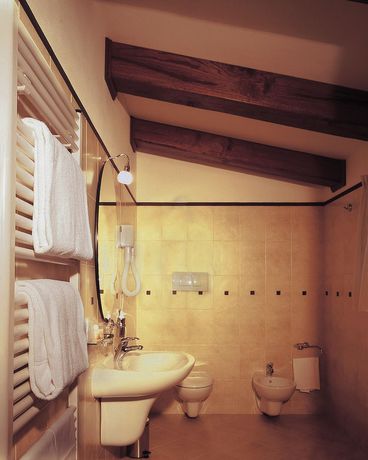 Imagen de la habitación del Hotel Rutiliano Centro Benessere. Foto 7