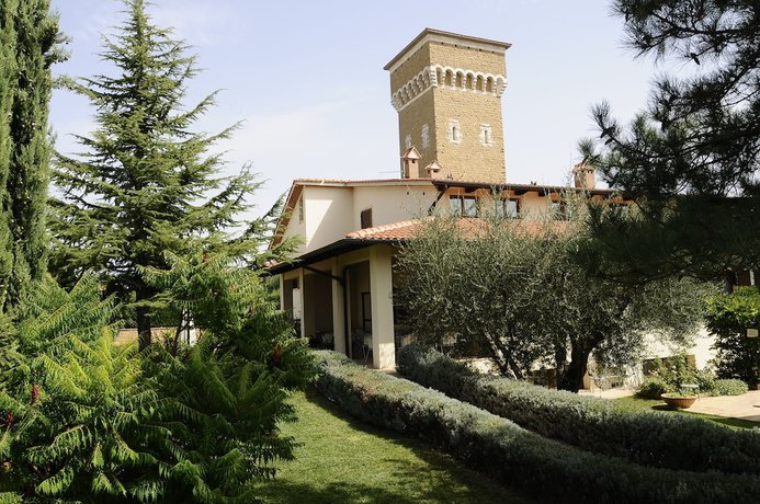 Imagen de los exteriores del Hotel Rutiliano Centro Benessere. Foto 11