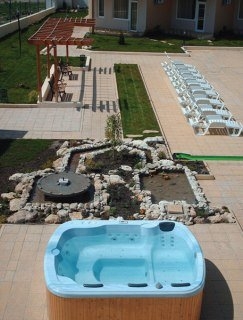Imagen de la piscina del Hotel Rutland Bay Ravda. Foto 4