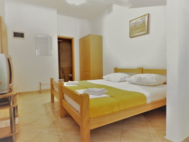 Imagen de la habitación del Hotel Ruza, Brela. Foto 2