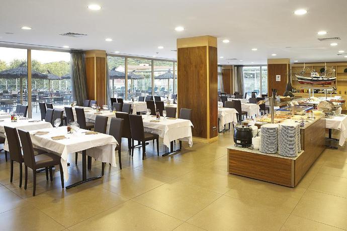 Imagen del bar/restaurante del Hotel Rvhotels Nautic Park. Foto 3