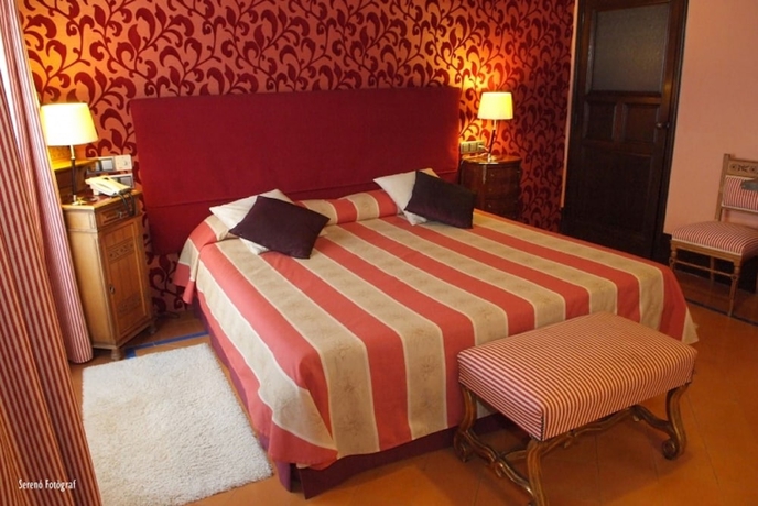 Imagen de la habitación del Hotel Rvhotels Palau Lo Mirador. Foto 12