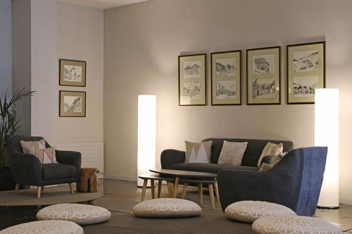 Imagen de los interiores del Hotel Rvhotels Tuca. Foto 10