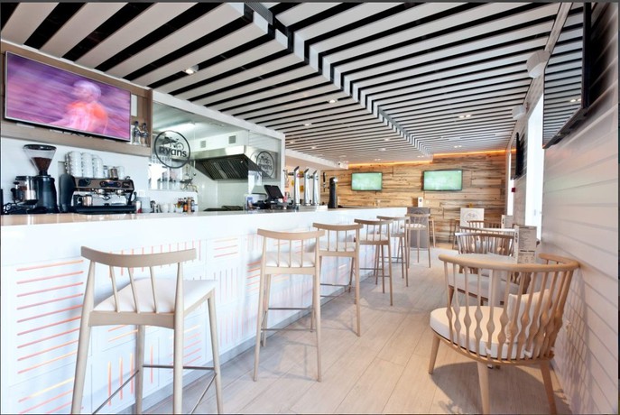 Imagen general del Hotel Ryans La Marina. Foto 2