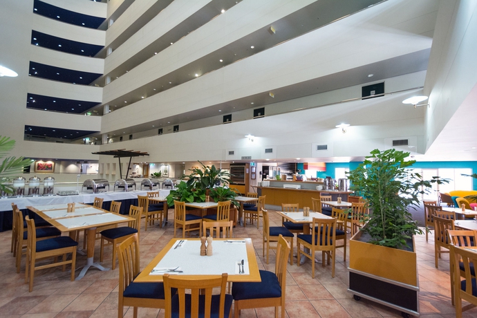 Imagen del bar/restaurante del Hotel Rydges Darwin Central. Foto 7