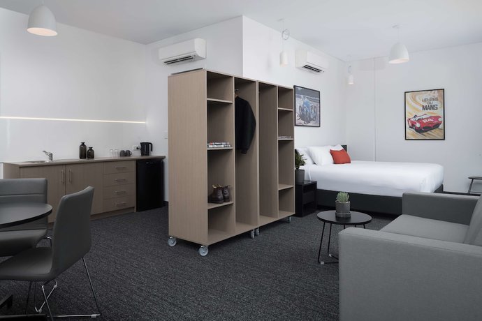 Imagen de la habitación del Hotel Rydges Pit Lane. Foto 4