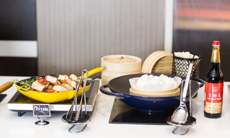 Imagen del bar/restaurante del Hotel Rydges Sydney Central. Foto 2