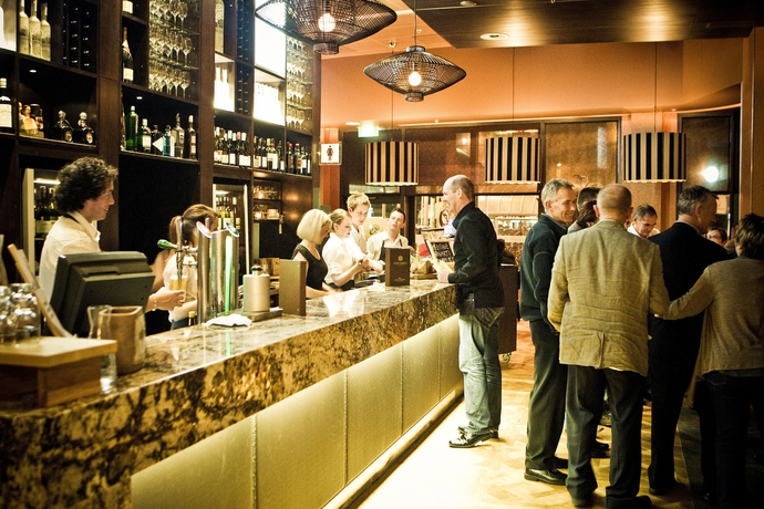 Imagen del bar/restaurante del Hotel Rydges Wellington. Foto 2