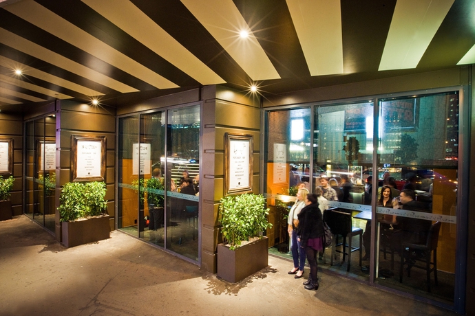 Imagen del bar/restaurante del Hotel Rydges Wellington. Foto 3