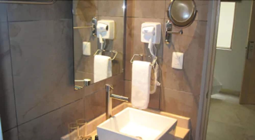 Imagen de la habitación del Hotel Rymma. Foto 12