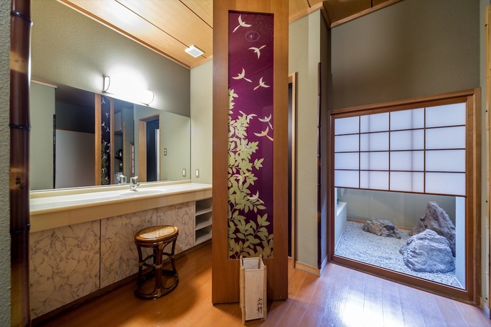 Imagen de la habitación del Hotel Ryoan Kazuki. Foto 9