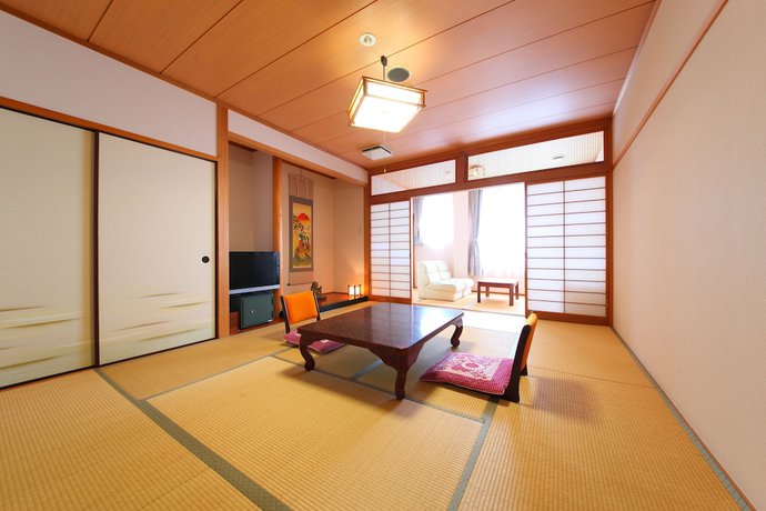 Imagen de la habitación del Hotel Ryokan Hatsuneso. Foto 8