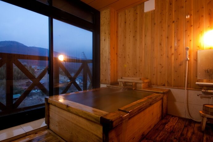 Imagen de la habitación del Hotel Ryokan Yufuin Tsubaki. Foto 14
