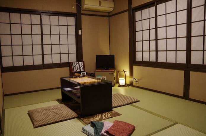 Imagen de la habitación del Hotel Ryoso Chatani. Foto 14