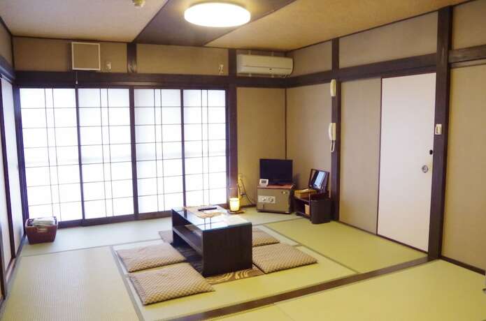 Imagen de la habitación del Hotel Ryoso Chatani. Foto 15