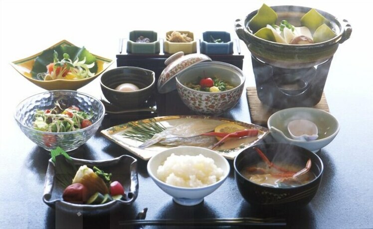 Imagen del bar/restaurante del Hotel Ryotei Kaiseki Notoya. Foto 7
