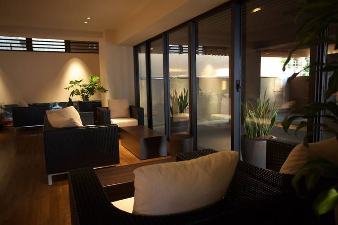 Imagen de los interiores del Hotel Ryotei Matsuya Honkan Suizenji. Foto 13