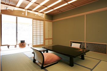 Imagen del bar/restaurante del Hotel Ryotei Rangetsu. Foto 3