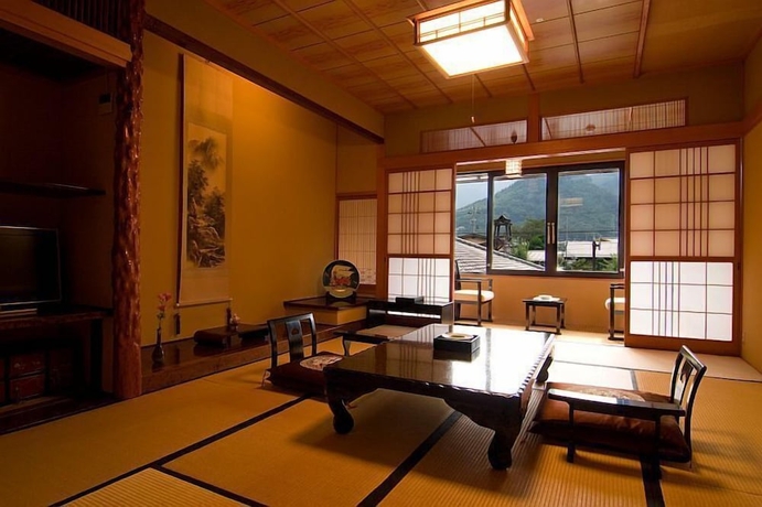 Imagen de la habitación del Hotel Ryotei Takano. Foto 3