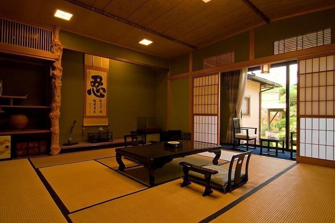 Imagen de la habitación del Hotel Ryotei Takano. Foto 4
